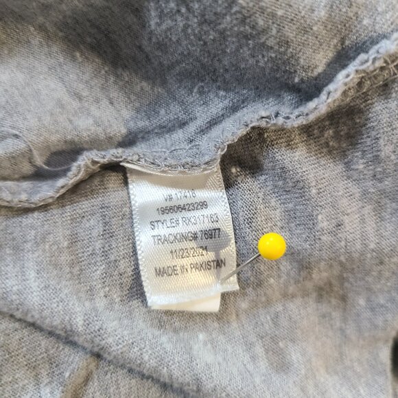 Revolution Boys Gray Tee M | Bear Holding American Flag USA Patriotic Shirt - Picture 2 of 6